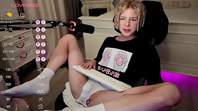 Kudi_Minnt webcam