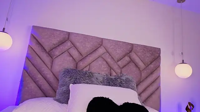AilishBenson webcam