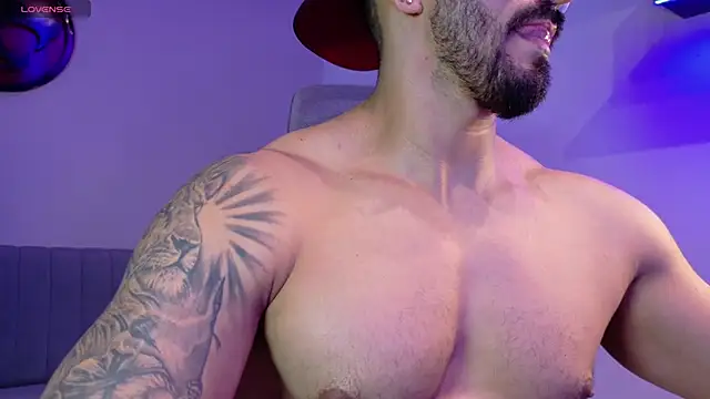 tony_muscle webcam