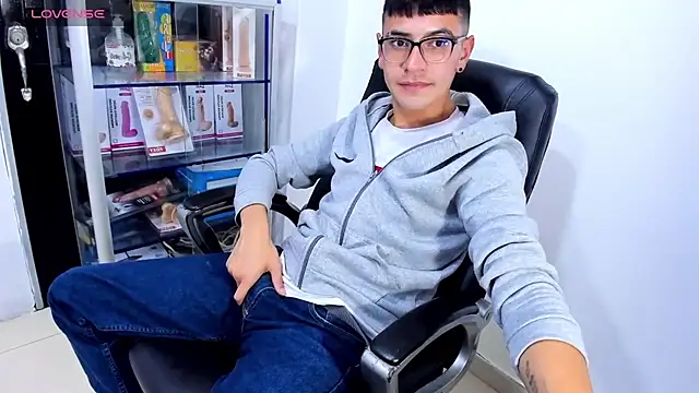 Alexx_bigcockk webcam