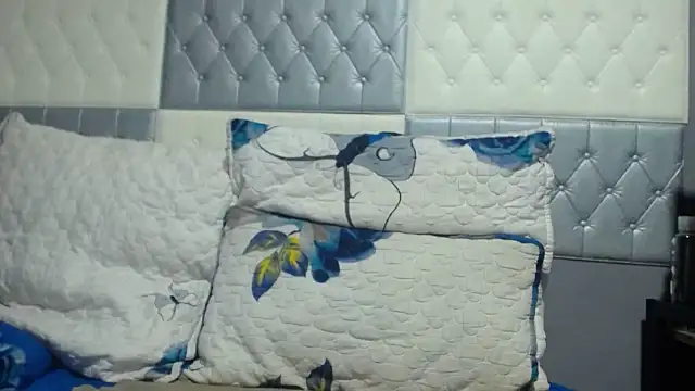 SEXYBUSTYEBONYXX webcam