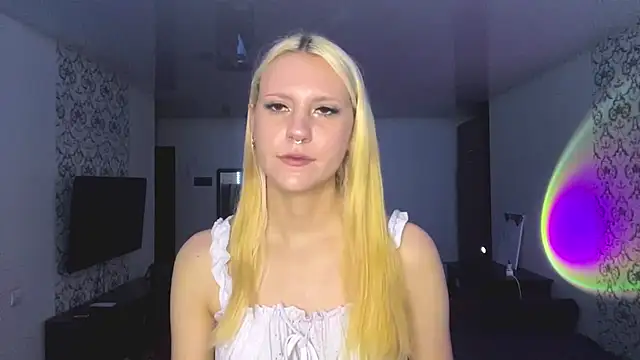LanaLivee webcam