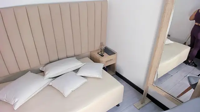 Stephi_Moon webcam
