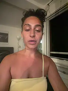 AyshaShirin webcam