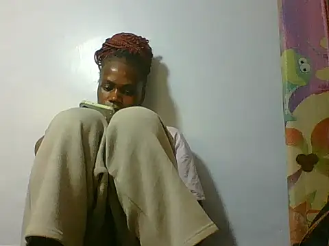 Lovelytriz_254 webcam