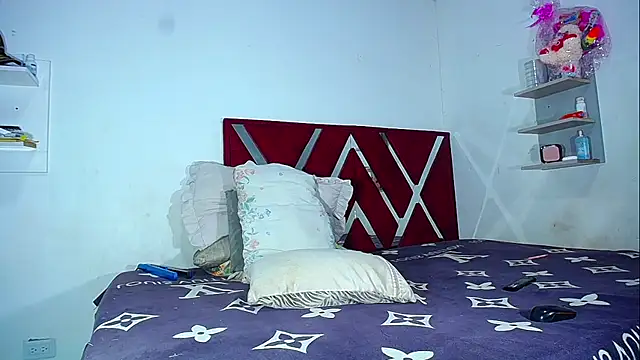DanisaBrown webcam