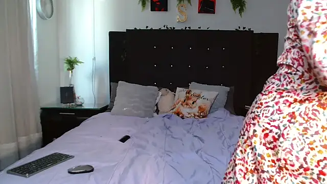 SKARLETEEN webcam