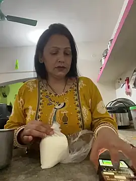 anshika_arya (F milf) - Hyyy Guys