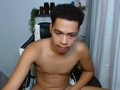 curlyasian_njxx