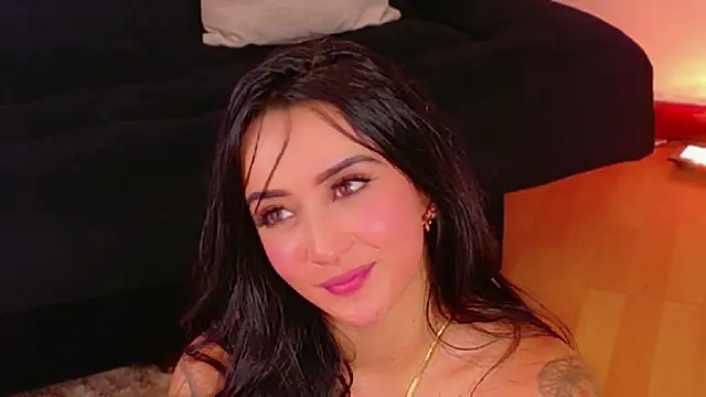 EmmyEvans1 live cam on StripChat
