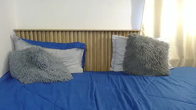 Violet_2003 webcam