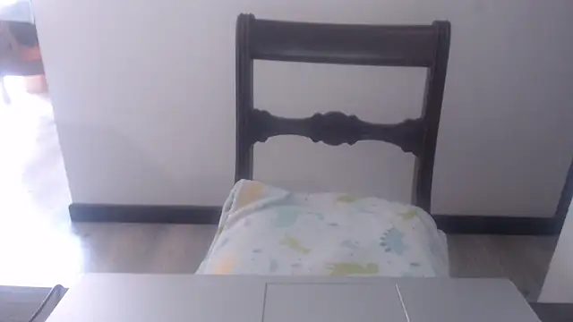 sabrina_v_ live cam on StripChat