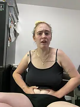 BaddieRiRi224 webcam