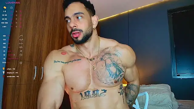 massimo_visconti live cam on StripChat