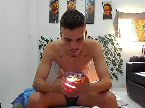Latins_Boss webcam