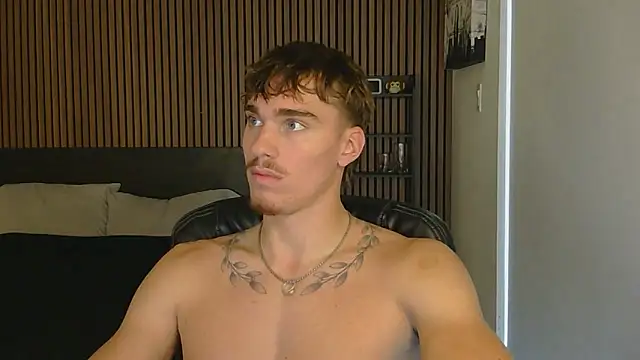 TheNicoRyder live cam on StripChat