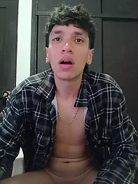 h3ll_b0y_ (M twink) - Open my ass with both hands