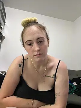 BaddieRiRi224 webcam
