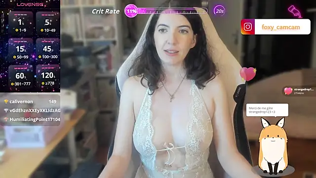 Foxy_c live cam on StripChat