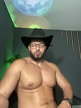magnumchris live cam on StripChat