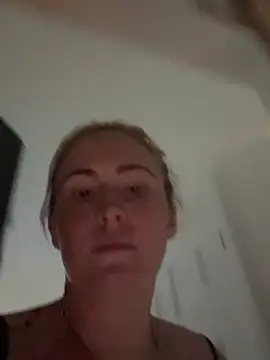 BaddieRiRi224 webcam