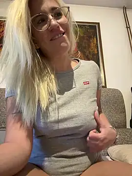 PlayWithUsXO webcam