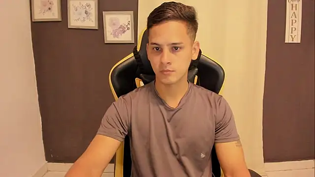 sexy_andres01 live cam on StripChat