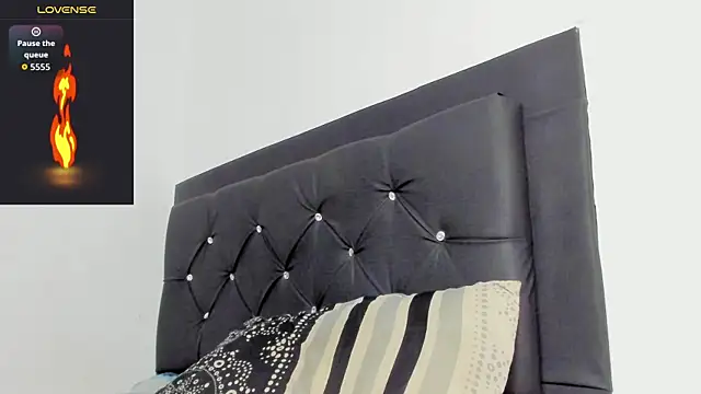 santi_brown webcam