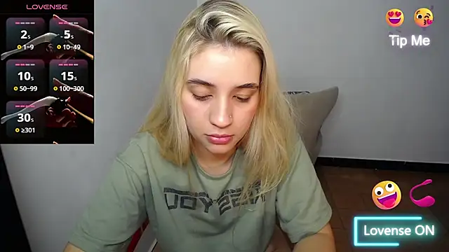 Ambar_lynn01 live cam on StripChat