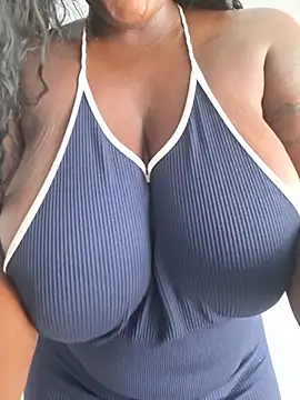 Adrilovechocolate webcam