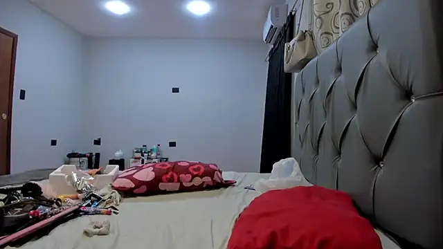 Liltildeman_moon webcam
