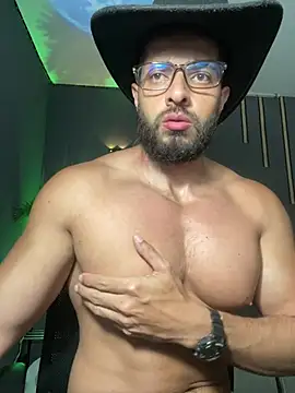 magnumchris live cam on StripChat