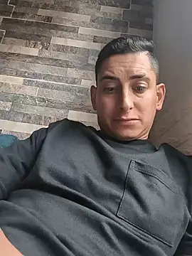 Tiger_cryad live cam on StripChat