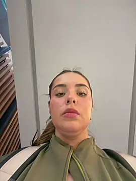 Alirawrz Live Webcam on Stripchat