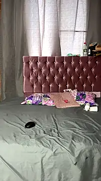 Antonella_And_Thiago webcam