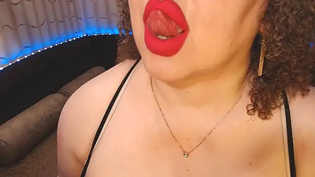 BustyKatty webcam
