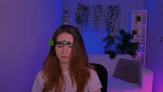 angie_foxy1