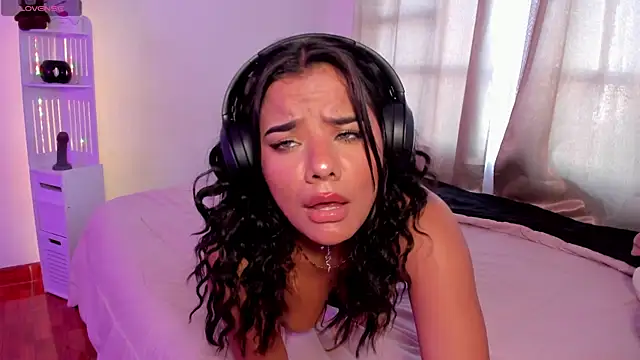 Shophie_thoopson webcam