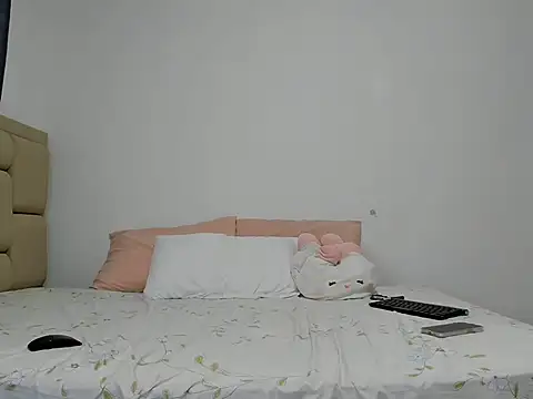 Scarletcute24 webcam