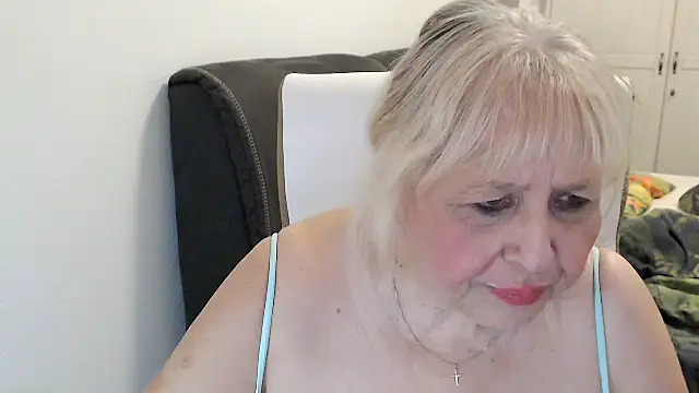 SusiLifeXXX webcam