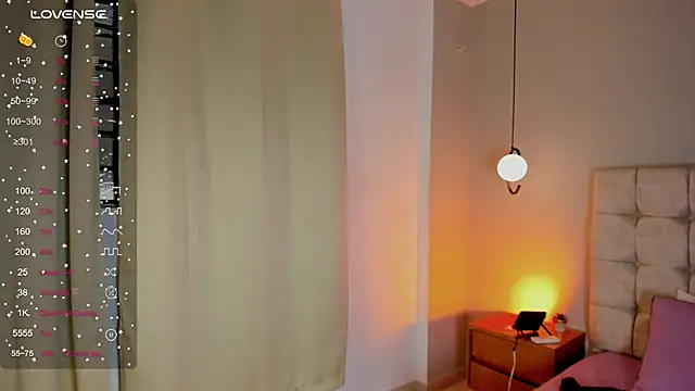 Naomy9_ webcam