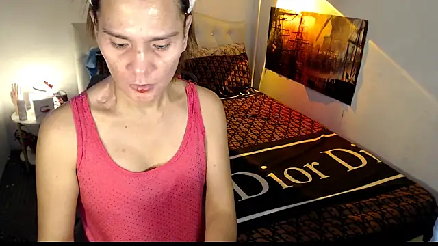 NinaDOM4CUM webcam