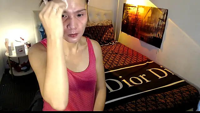 NinaDOM4CUM webcam
