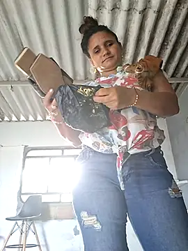 Mature--Mommy webcam