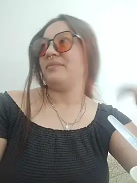 samm_curvy