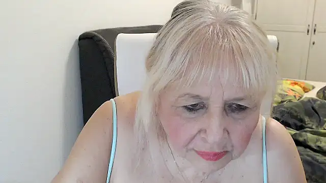 SusiLifeXXX webcam