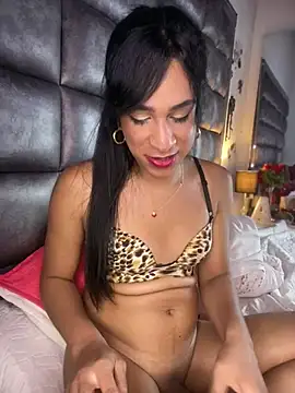Model: Ashly_Miller