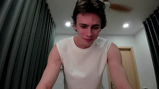 urgoddessboy - Urgoddessboy's free webcam - UK Sex Cams