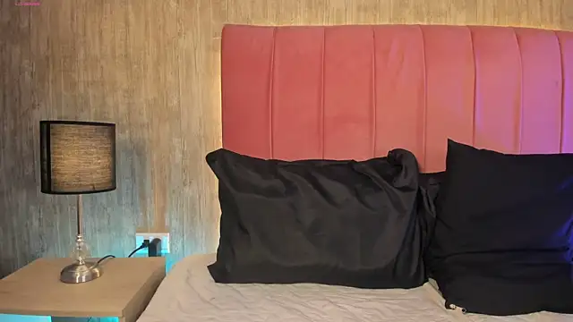 Kendra_kobein webcam