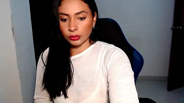 meghan2 live cam on StripChat